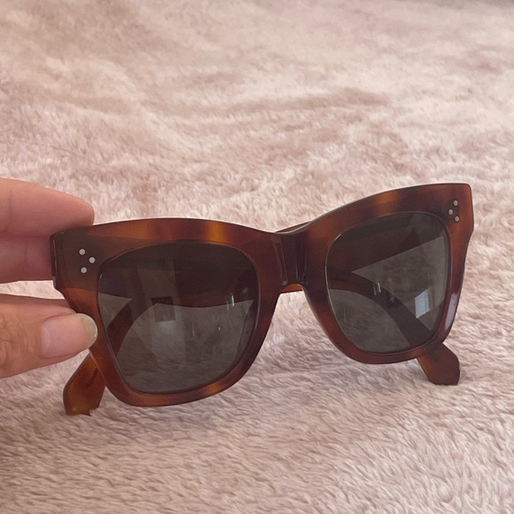 Genuine Celine Cat Eye Polarized Sunglasses in Tortoise - Picture 6 of 6